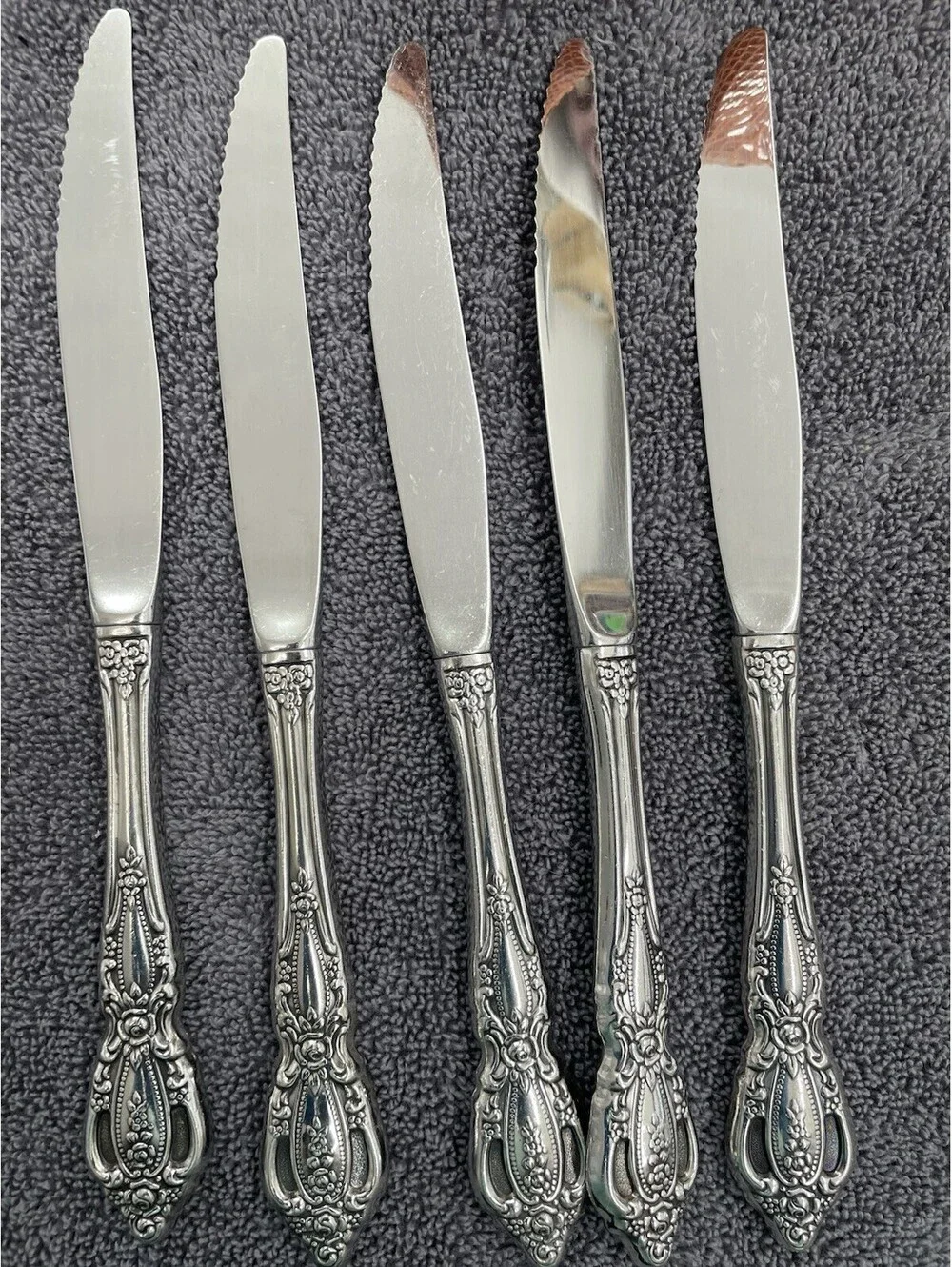 IN BOX Oneida Deluxe Monte Carlo Glossy Set 15 Dinner Knives Stainless Flatware
